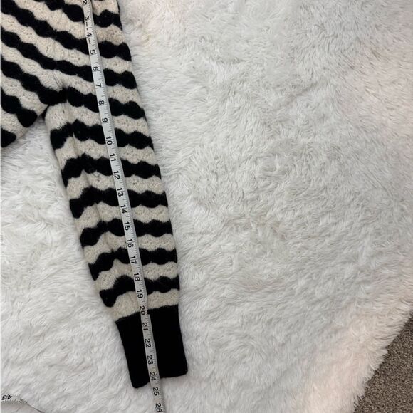 & OTHER STORIES Scalloped Crochet Merino Jumper - Picture 10 of 12